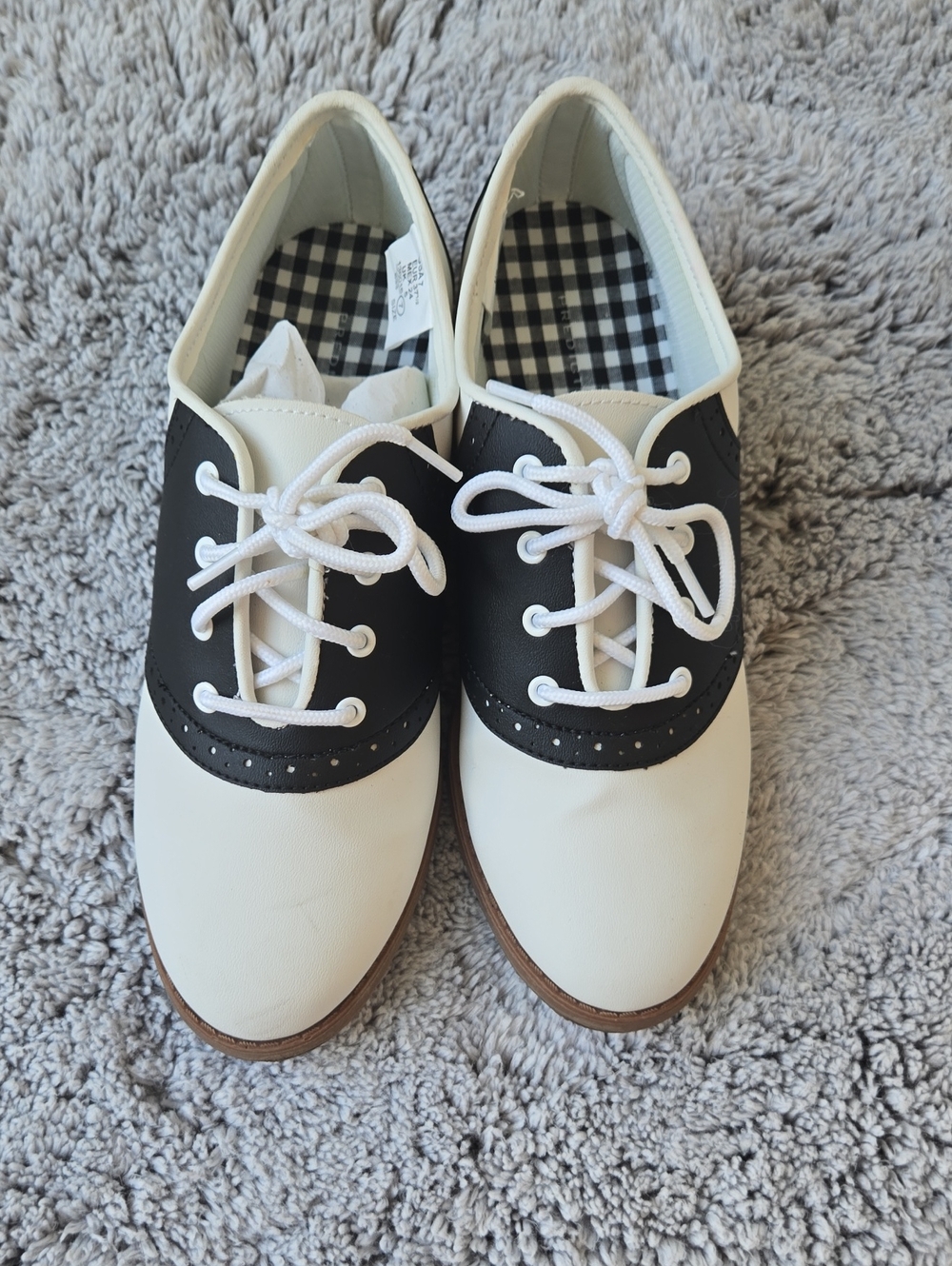 Predictions Two-Tone Saddle Flats in White and Black